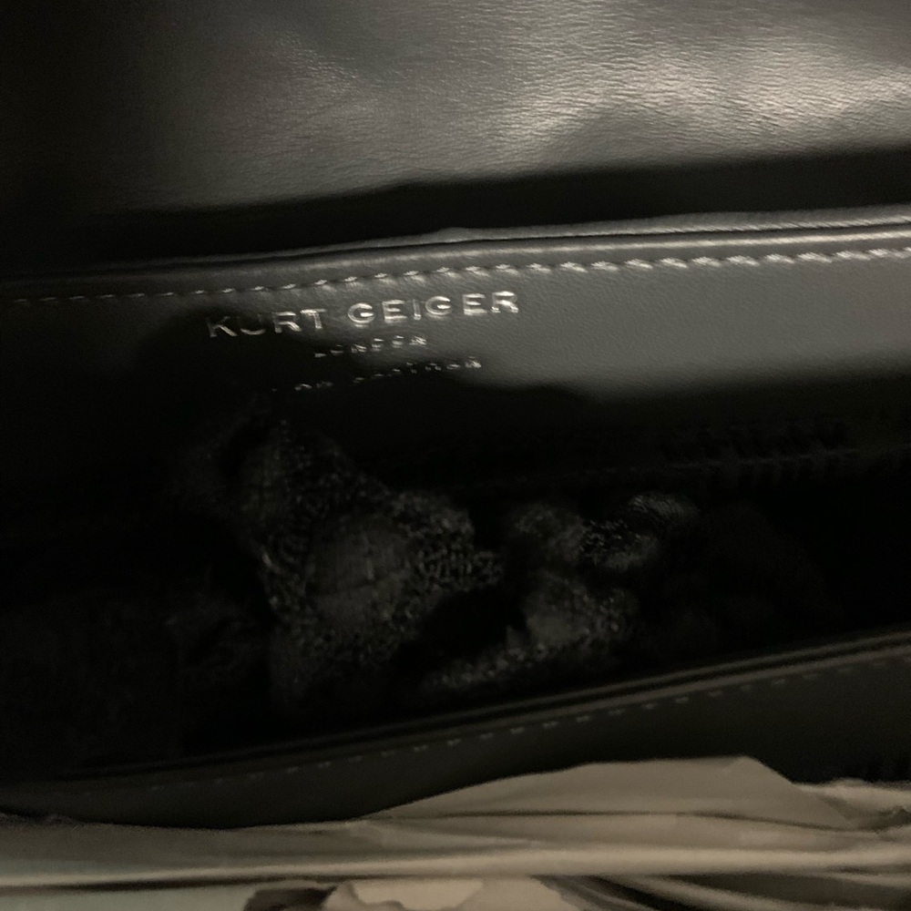 RARE Charcoal Grey❣️BOSS-LADY
Kurt Geiger Charcoal Quilted Shoulder Bag - Picture 3 of 7